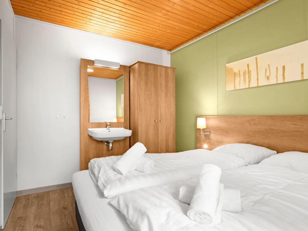 Luxury 4-Person Bungalow In The Holiday Park Landal Twenhaarsveld Holten Bilik gambar